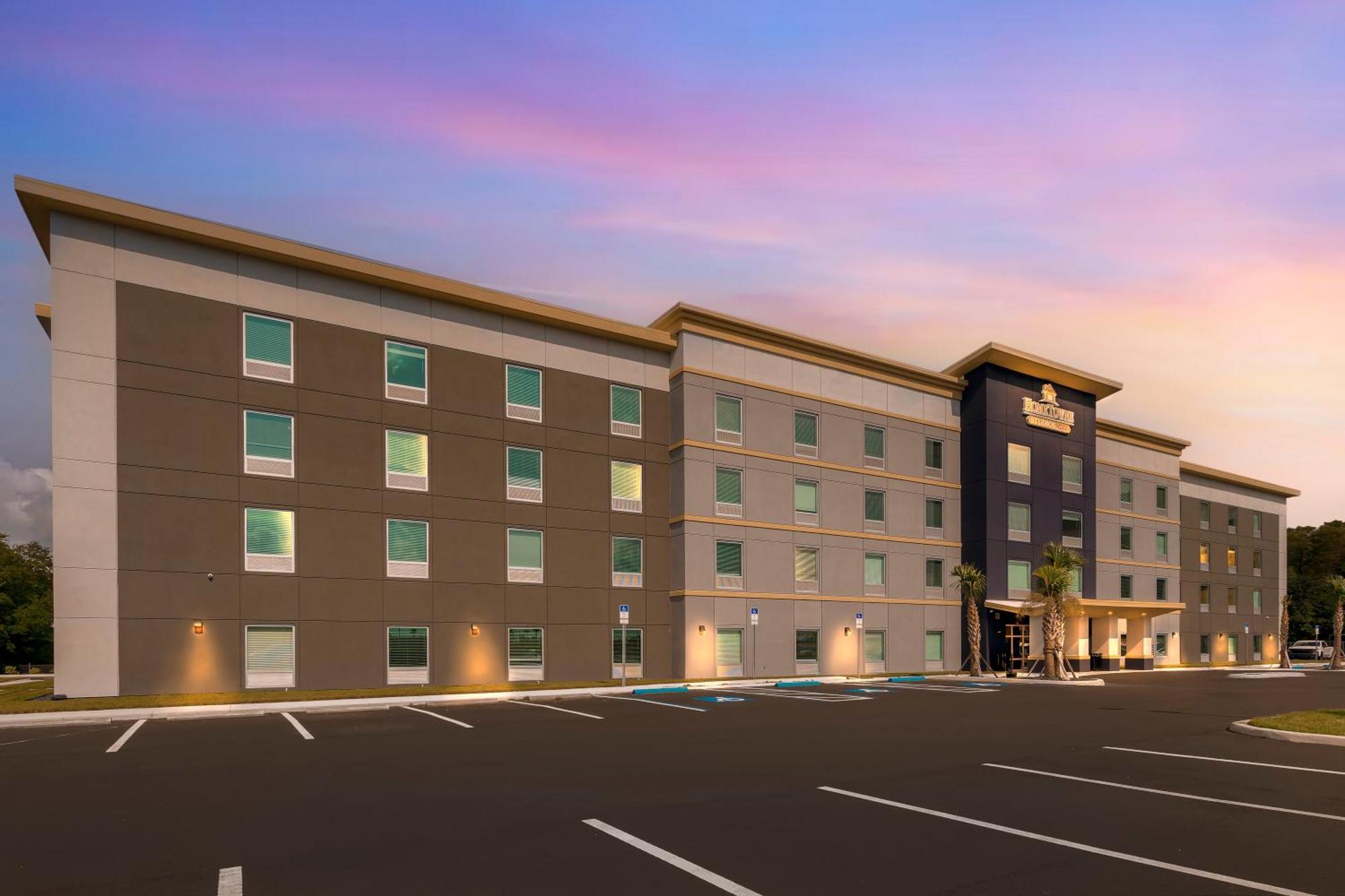 Hometowne Studios By Red Roof Tampa - Airport West Chase Luaran gambar